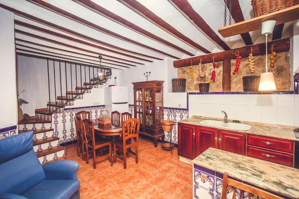 Las Casicas del Tío Ángel-B photo 2