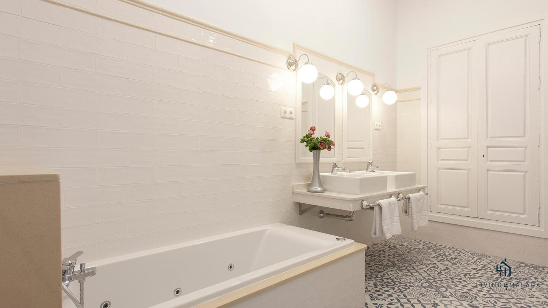 Living4Malaga Aduana Presidential
