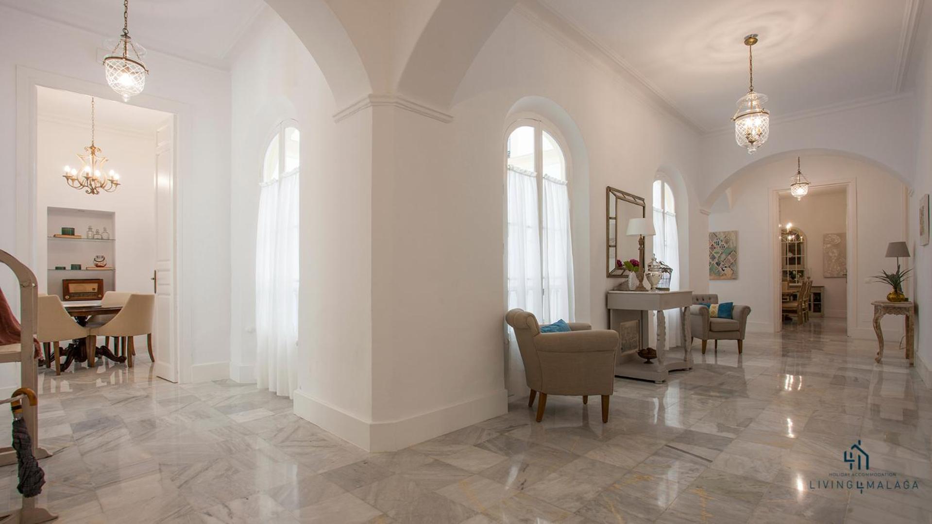 Living4Malaga Aduana Presidential