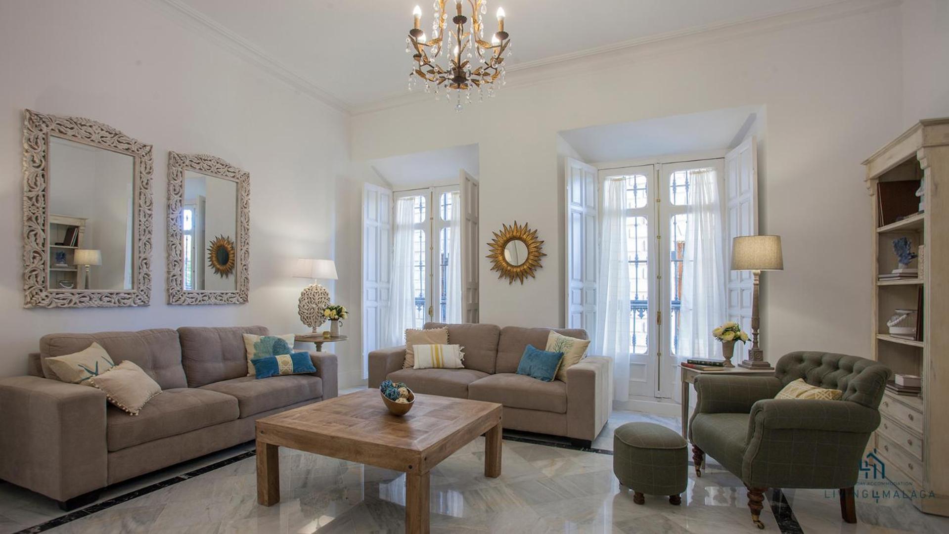 Living4Malaga Aduana Presidential