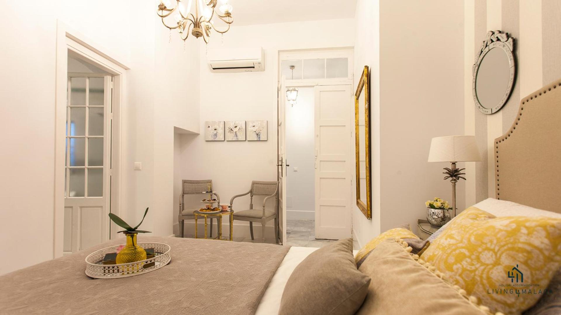 Living4Malaga Aduana Presidential