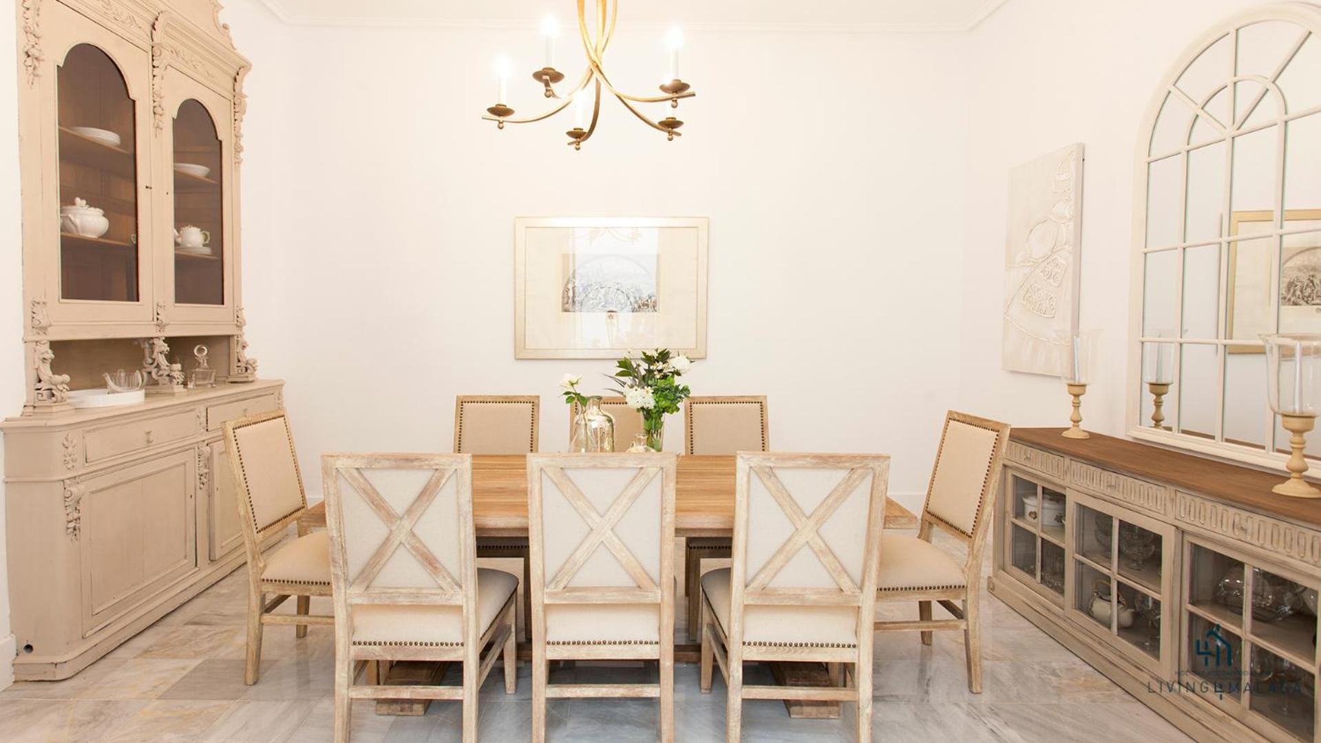 Living4Malaga Aduana Presidential