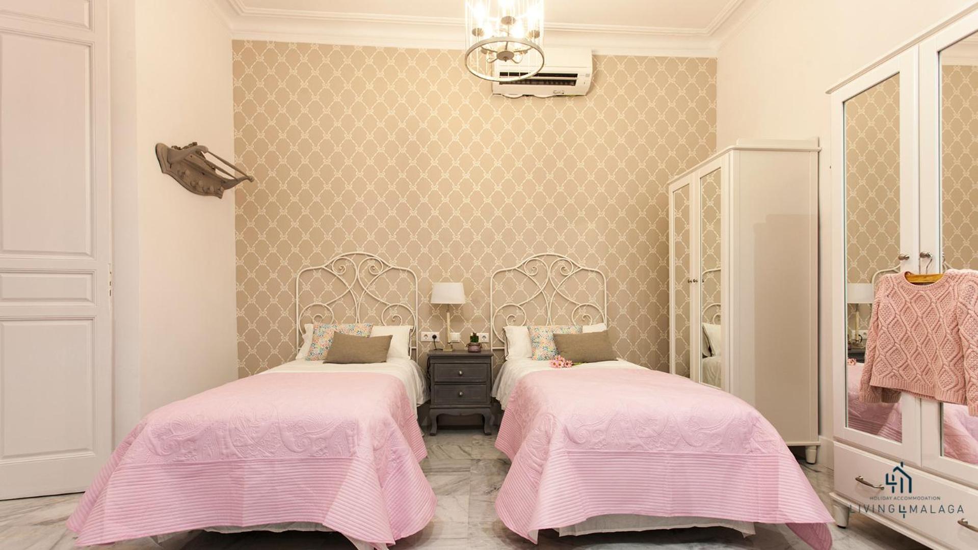 Living4Malaga Aduana Presidential