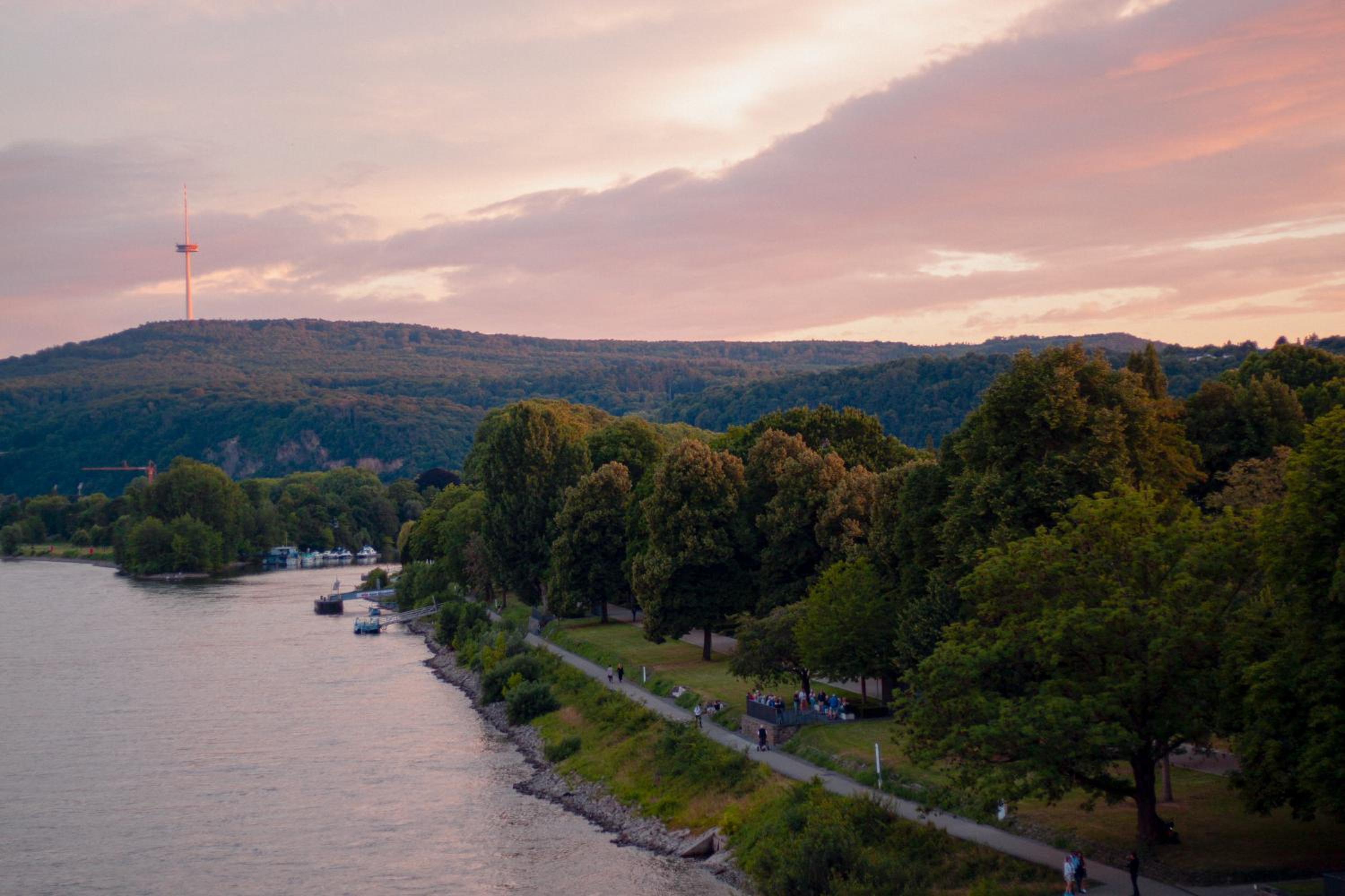 Sleek Studio minutes away from Deutsches Eck