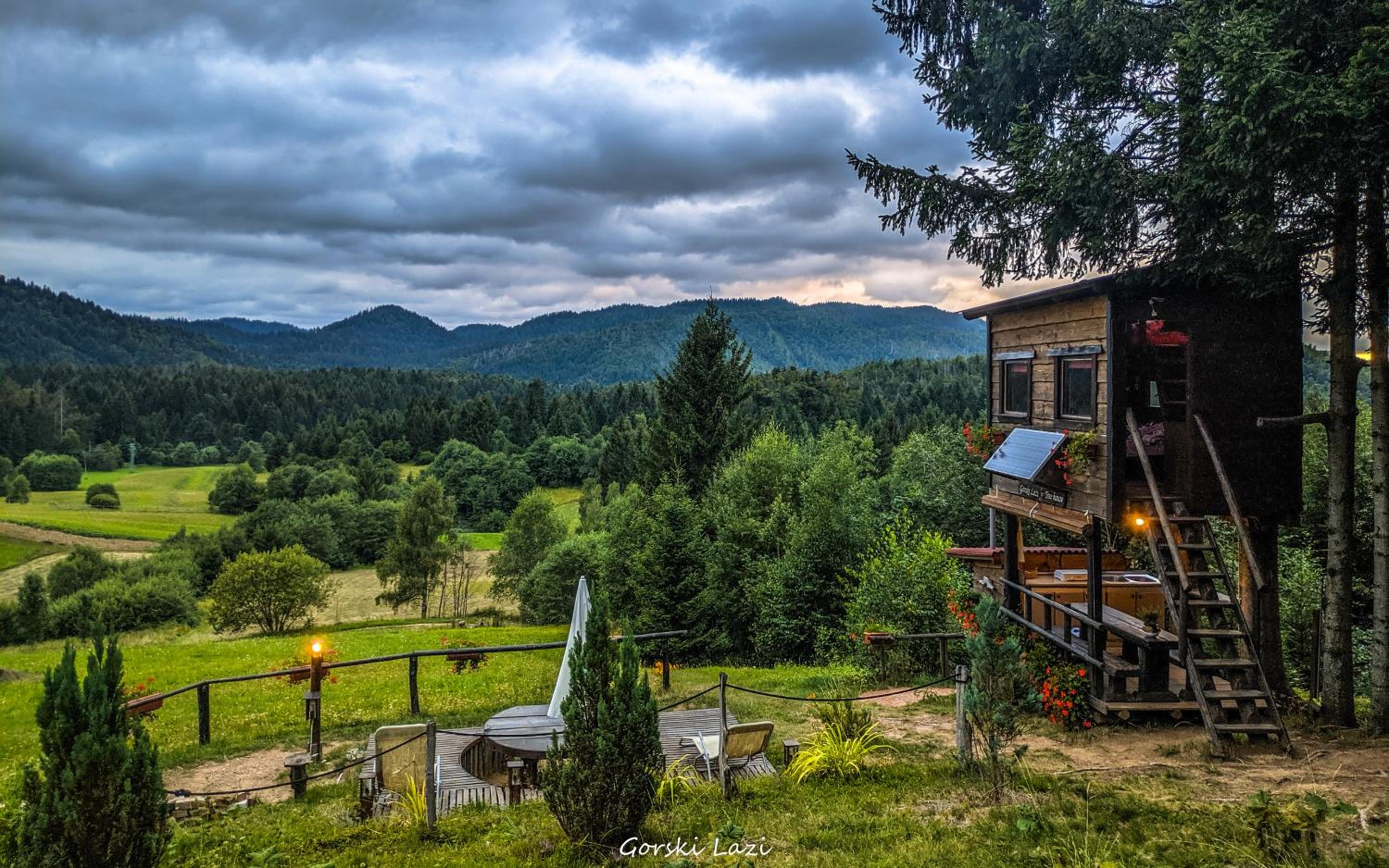 Tree House Gorski Lazi view 4