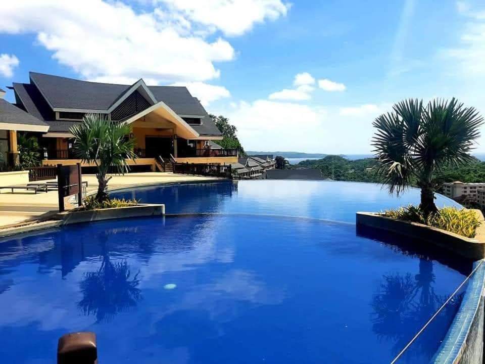 Alta Vista De Boracay by Crystal