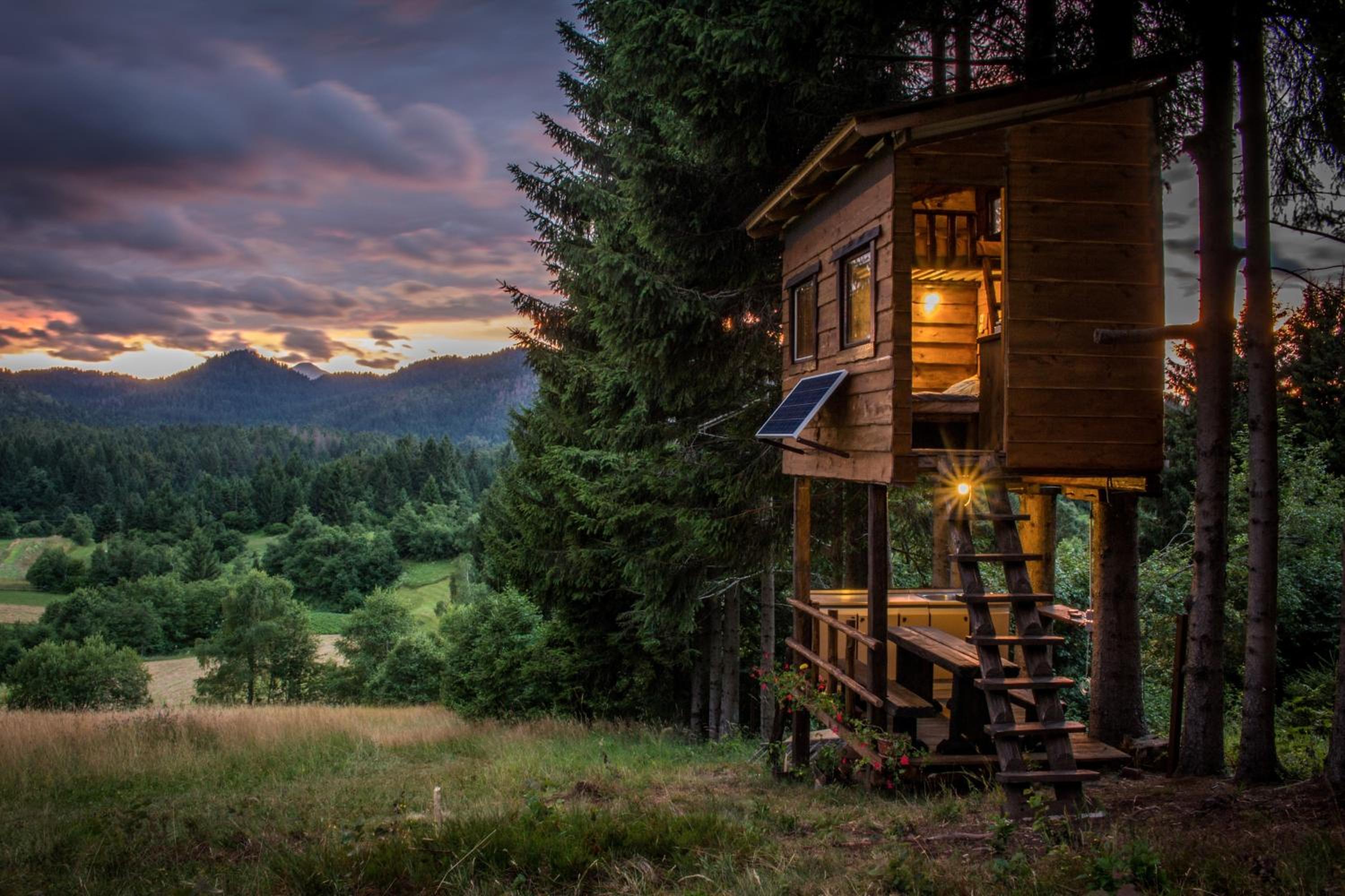 Tree House Gorski Lazi view 3
