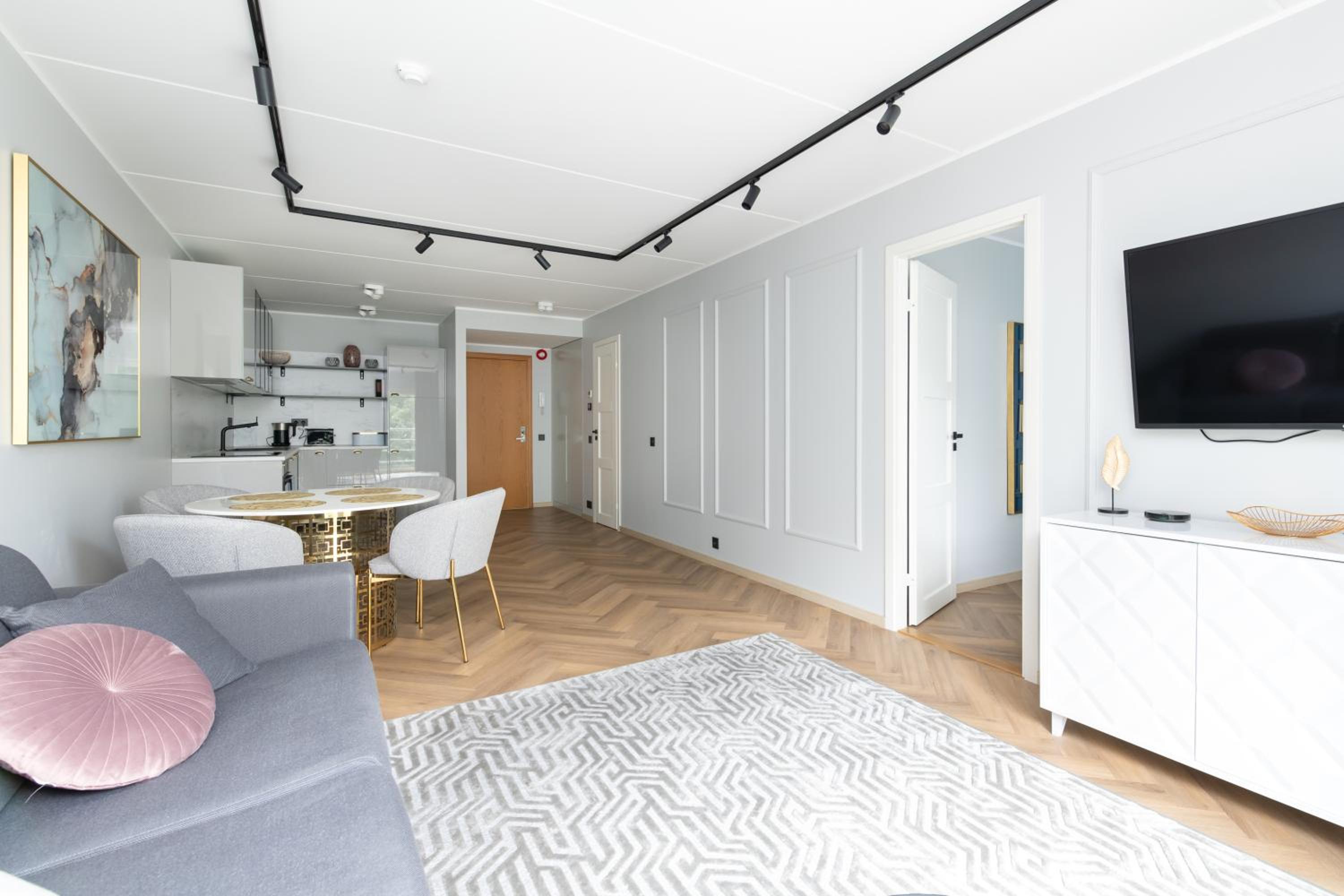 Central Rosi Art Deco Apartment with parking view 2