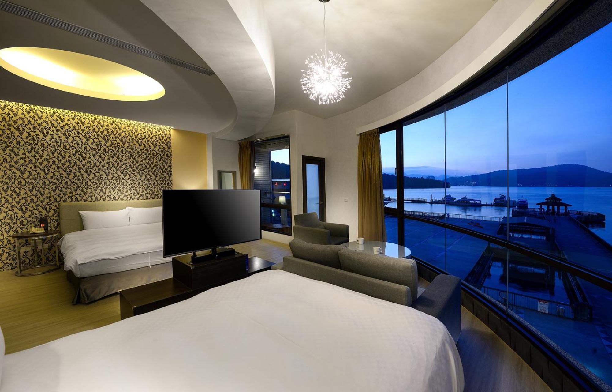 Hu Yue Lakeview Hotel