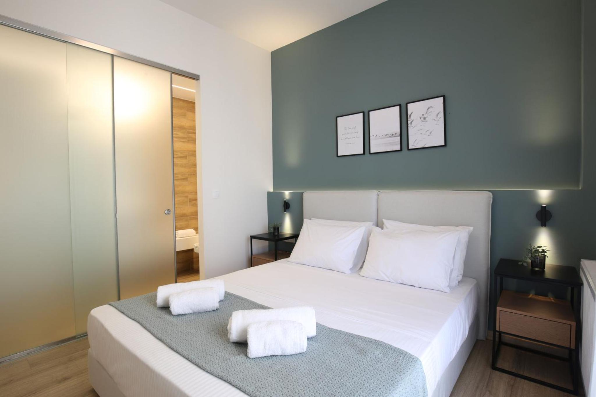 IO SUITES