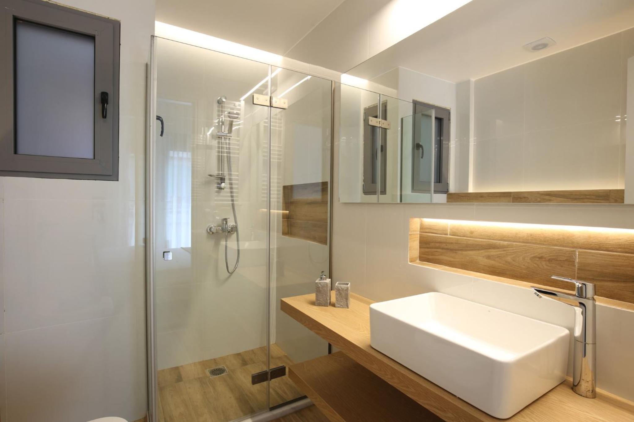 IO SUITES