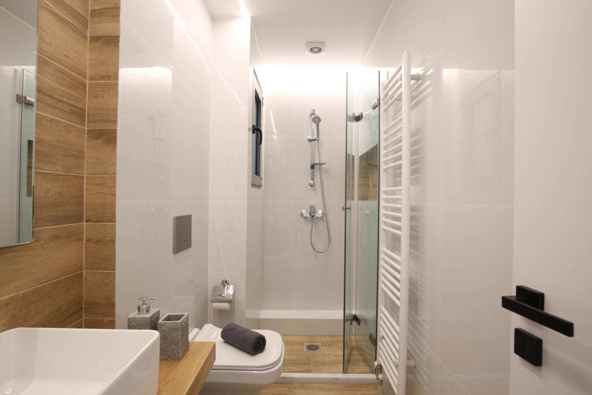 IO SUITES