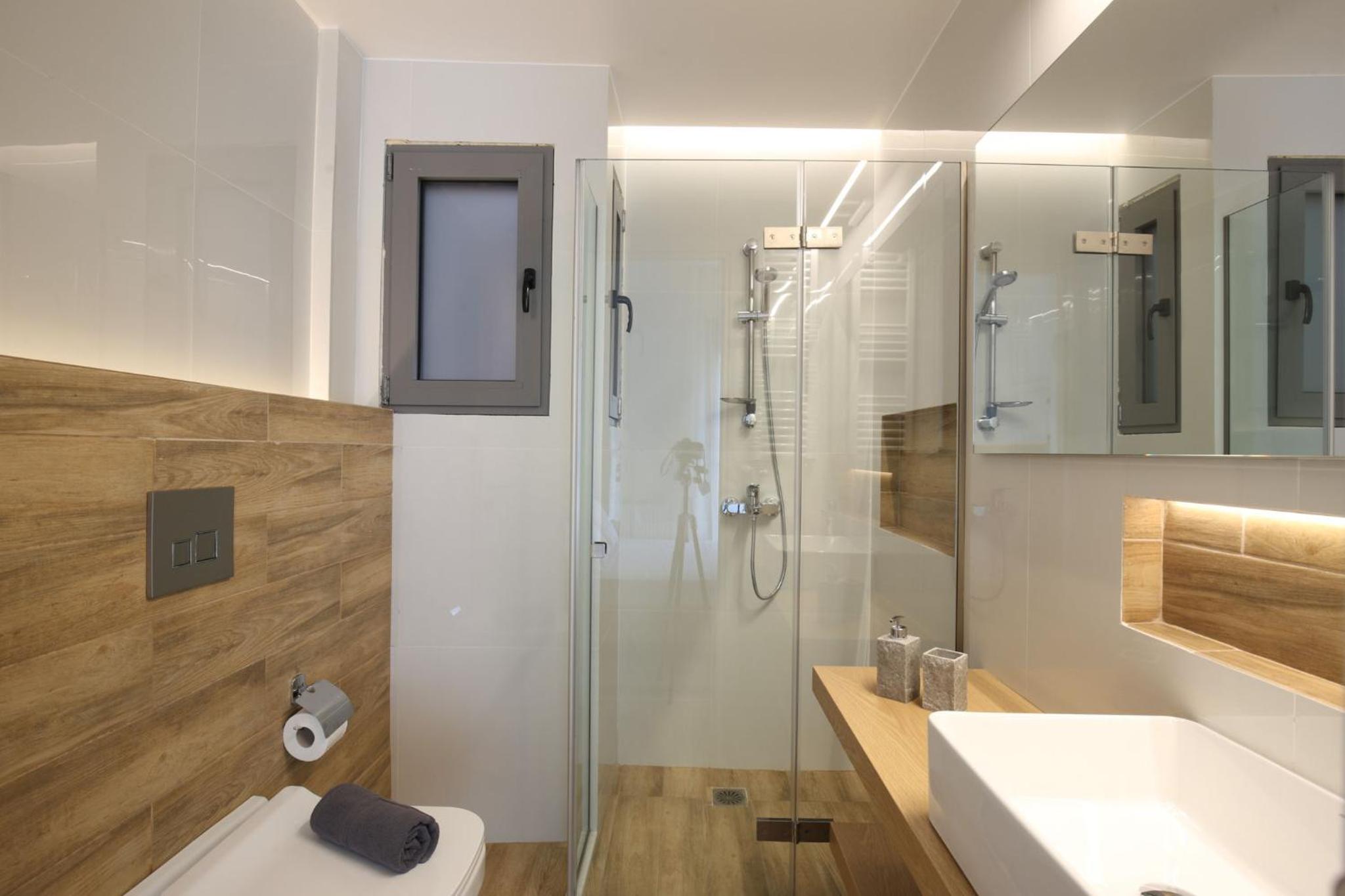 IO SUITES