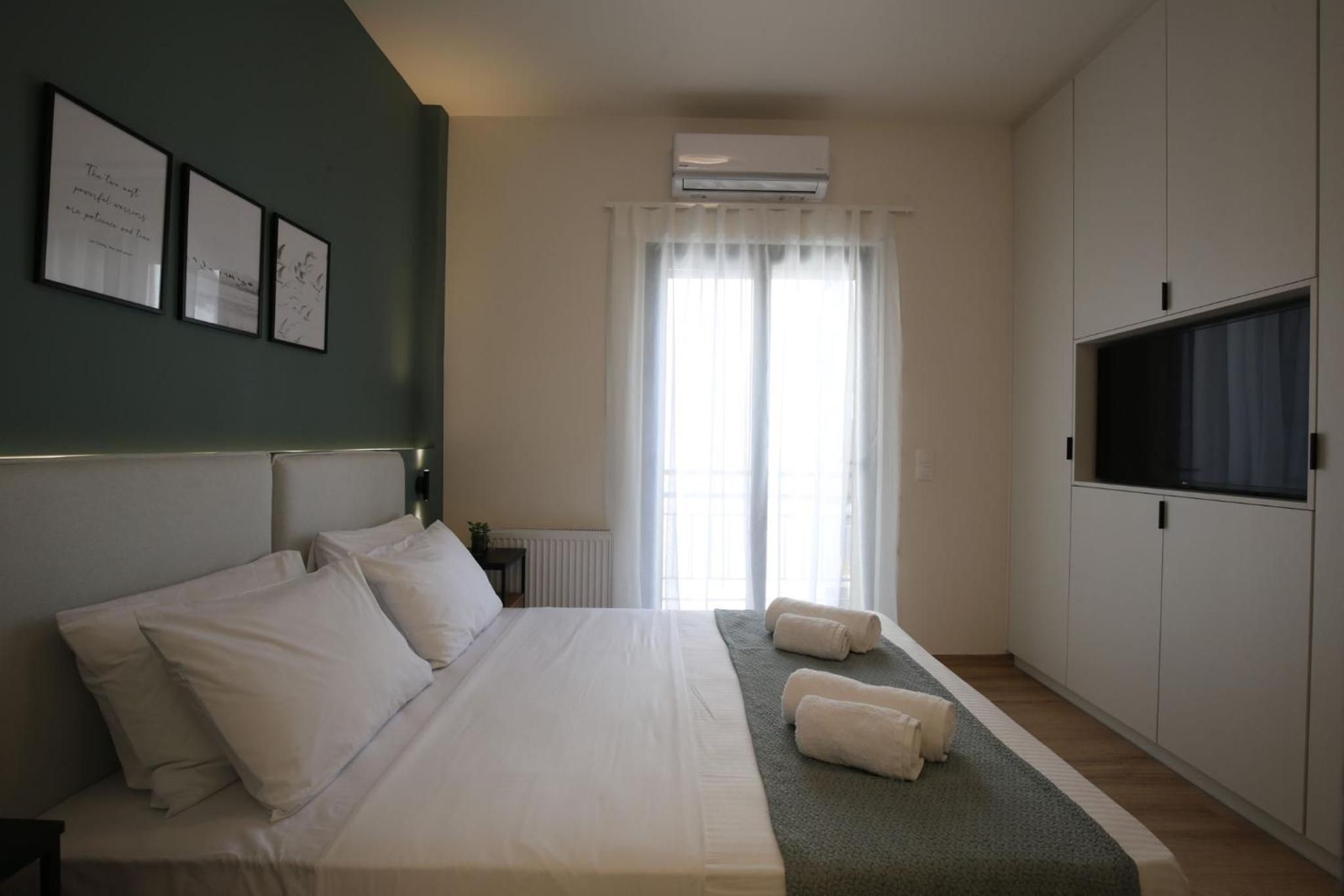 IO SUITES