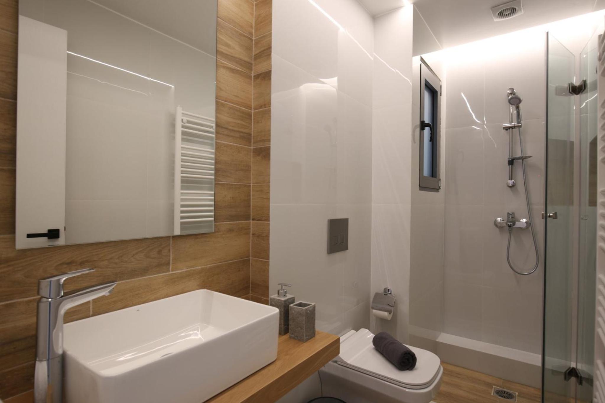 IO SUITES