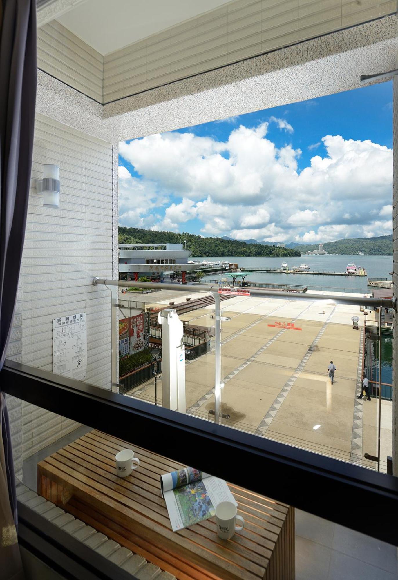 Hu Yue Lakeview Hotel