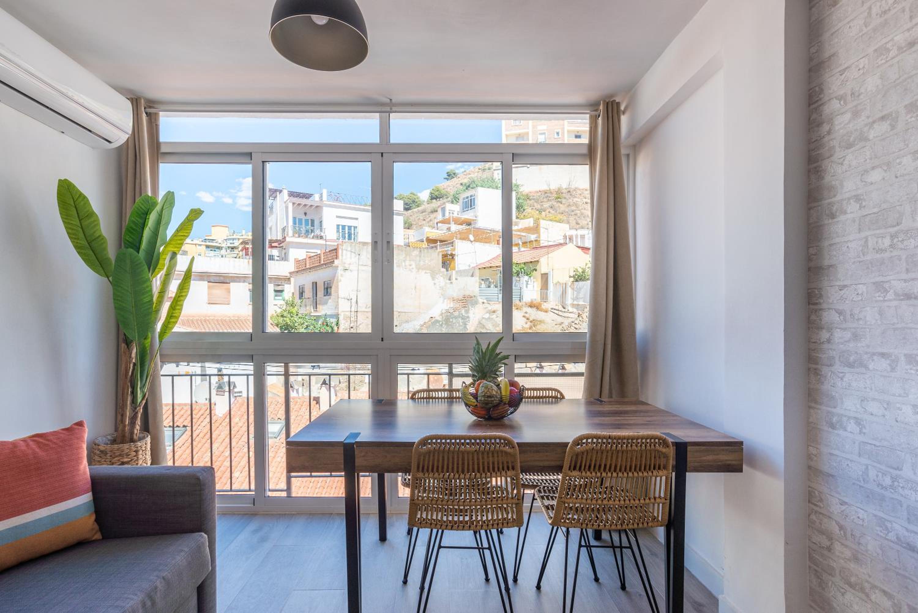 LUMINOSO APARTAMENTO RECIÉN REFORMADO