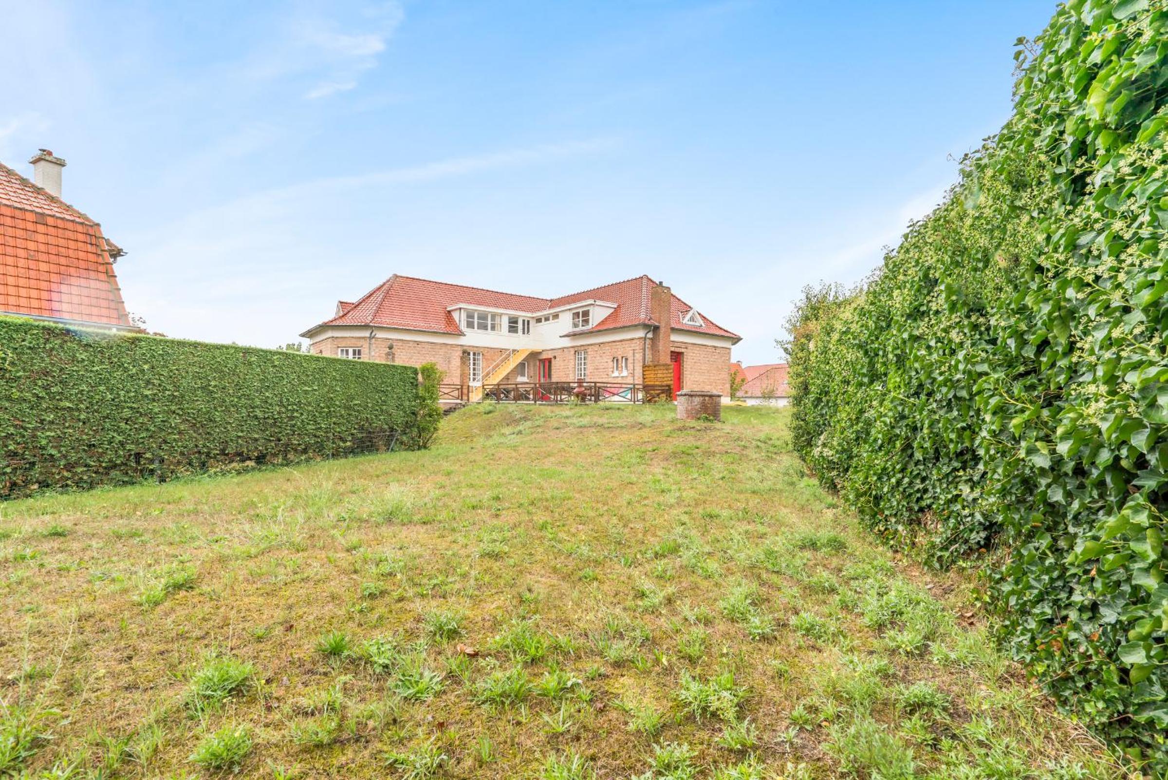 Karaktervolle familie villa 12p - ruim én vlak bij strand