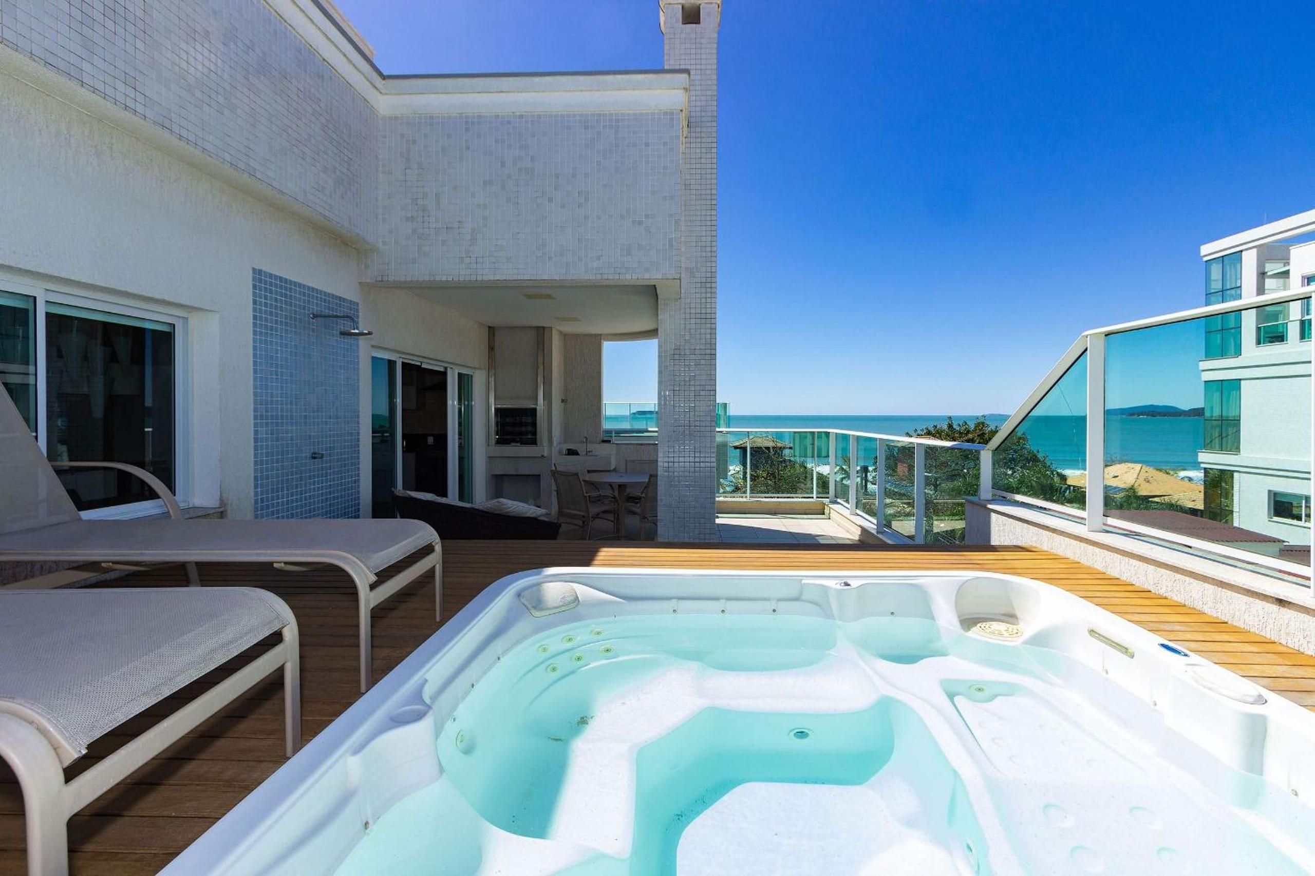 Costa do Sol 203 - Cobertura Duplex em Mariscal - Jacuzzi - Vista para o Mar