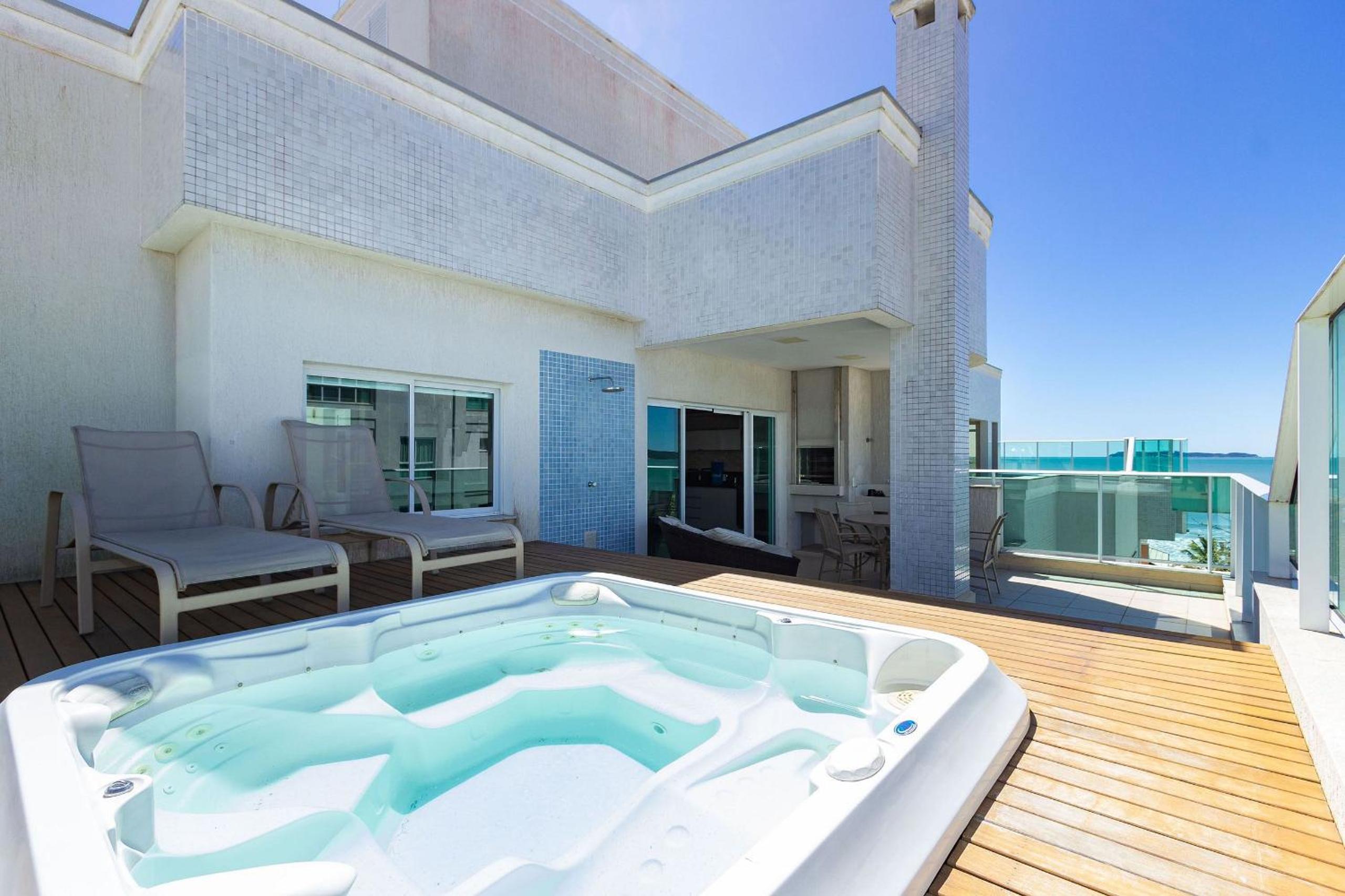 Costa do Sol 203 - Cobertura Duplex em Mariscal - Jacuzzi - Vista para o Mar