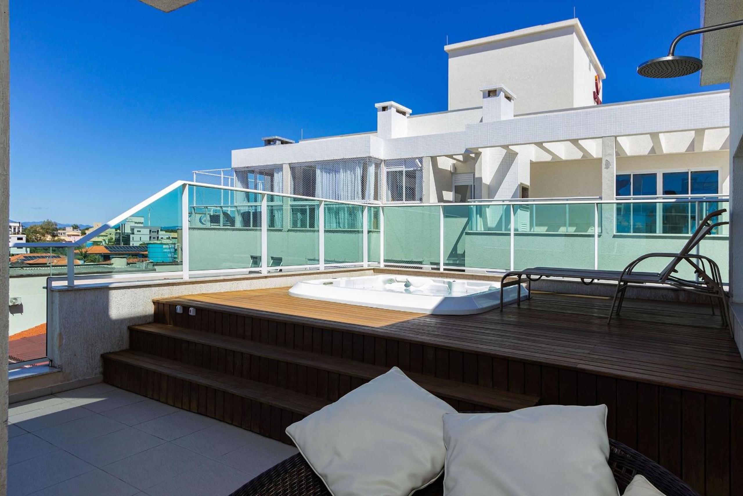 Costa do Sol 203 - Cobertura Duplex em Mariscal - Jacuzzi - Vista para o Mar