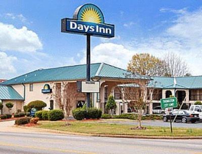Days Inn by Wyndham Thomaston view 2