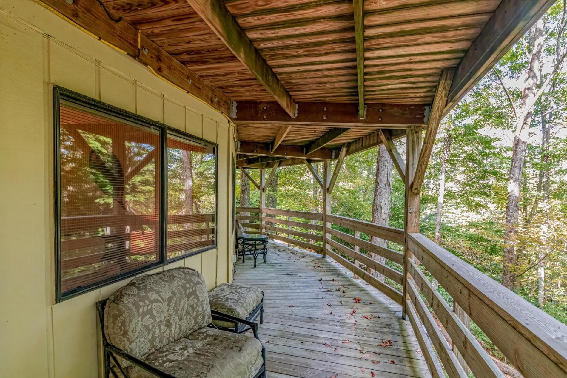 Treehouse Lodge at Sugar Mountain view 2