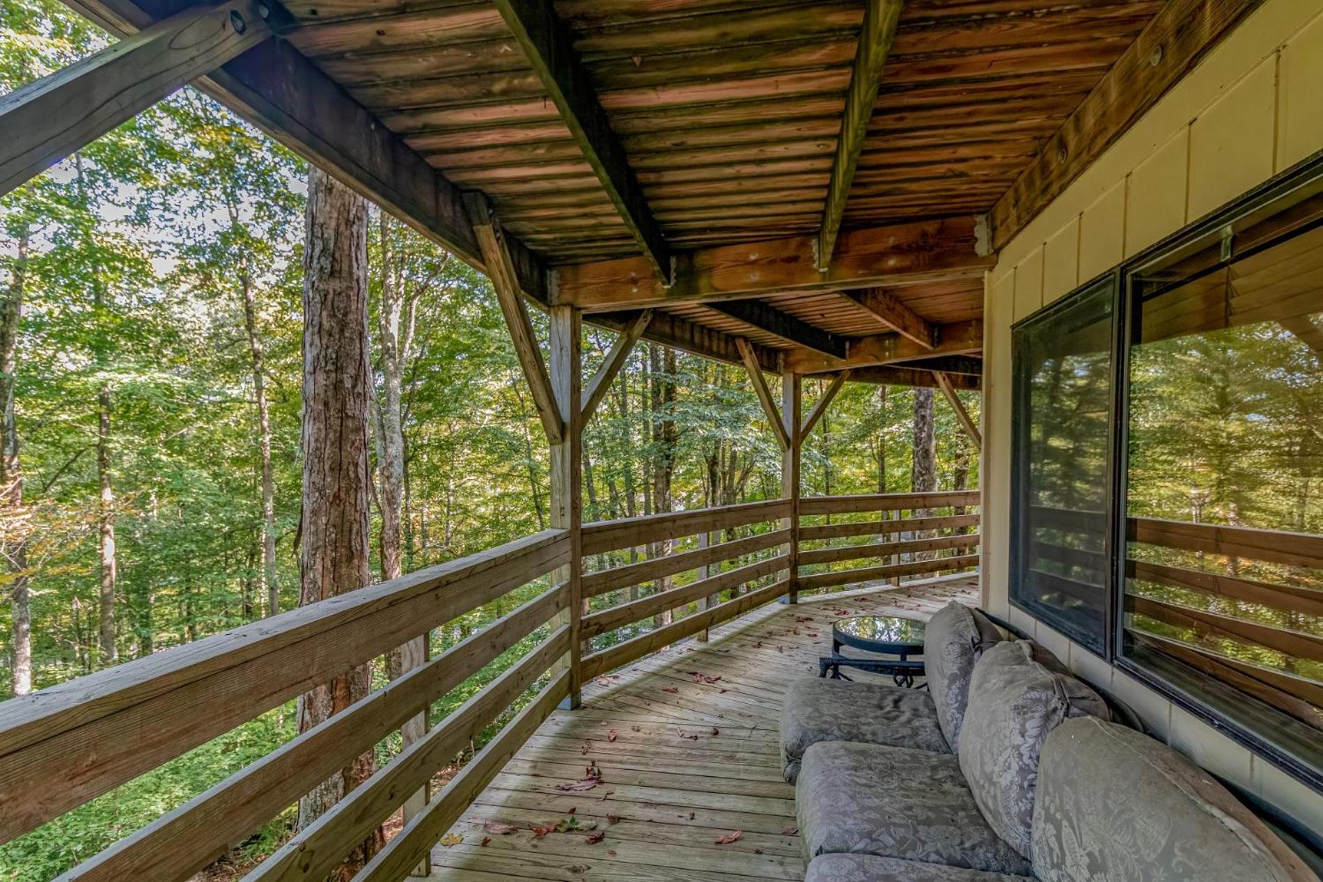 Treehouse Lodge at Sugar Mountain view 3