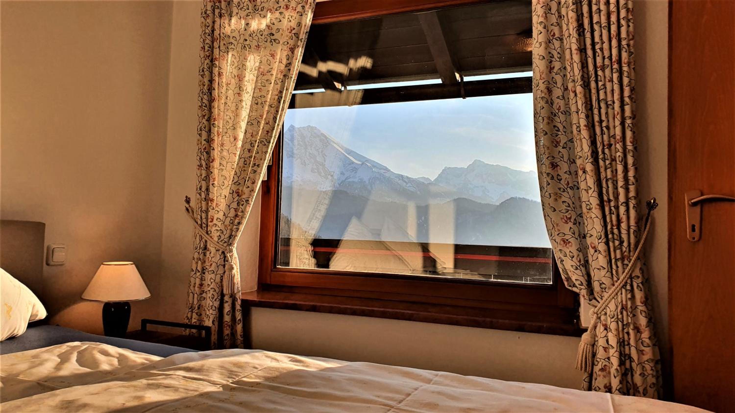 3 Bergpanorama und atenberaubende alpine Almlandschaft für absolute Nichtraucher