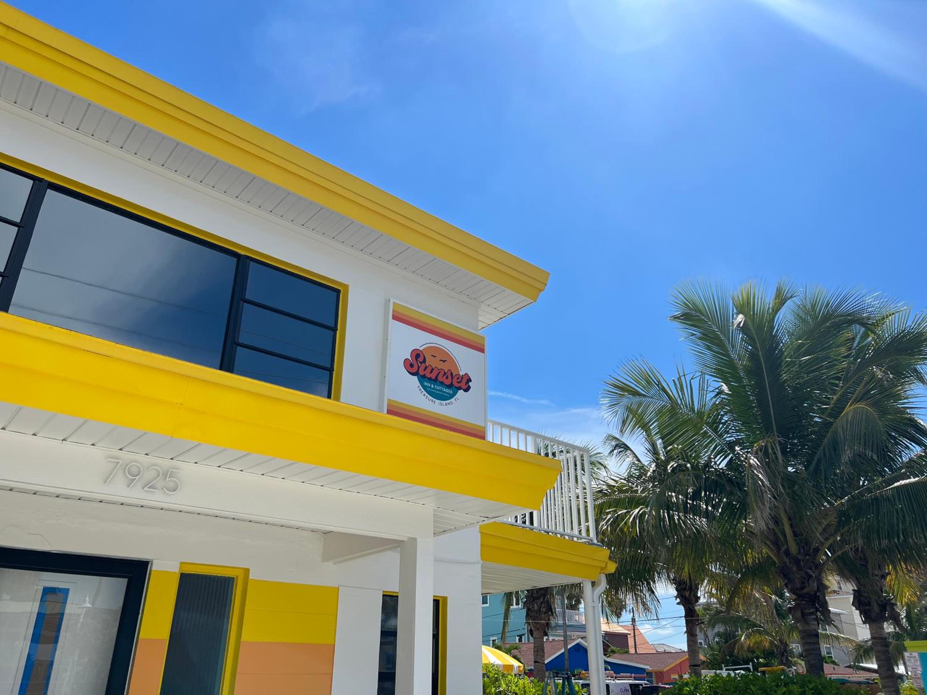 Sunset Inn and Cottages