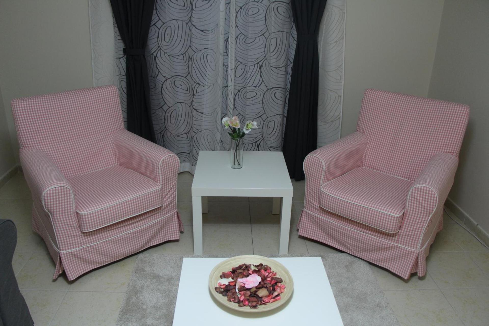 Kinzi House