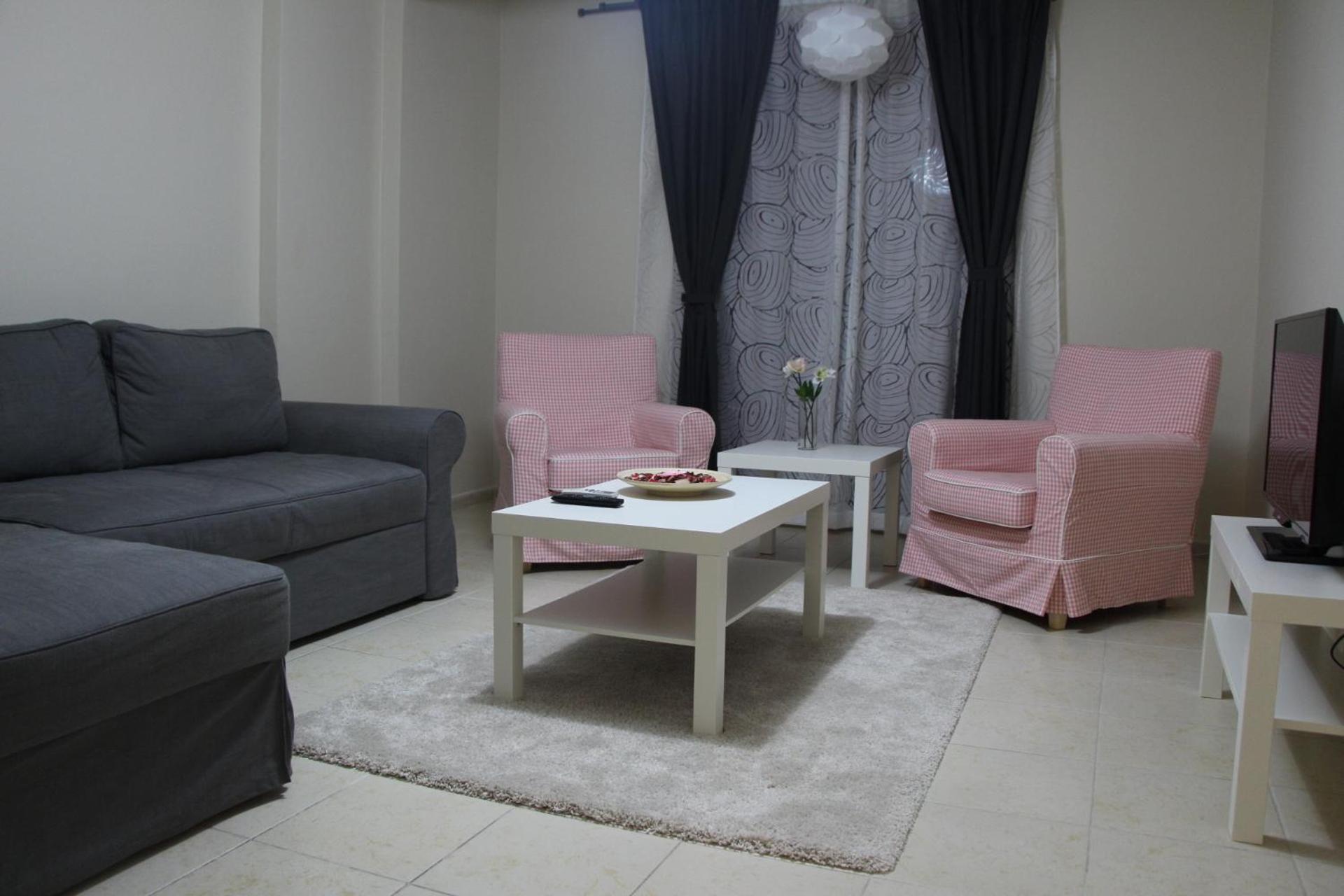 Kinzi House