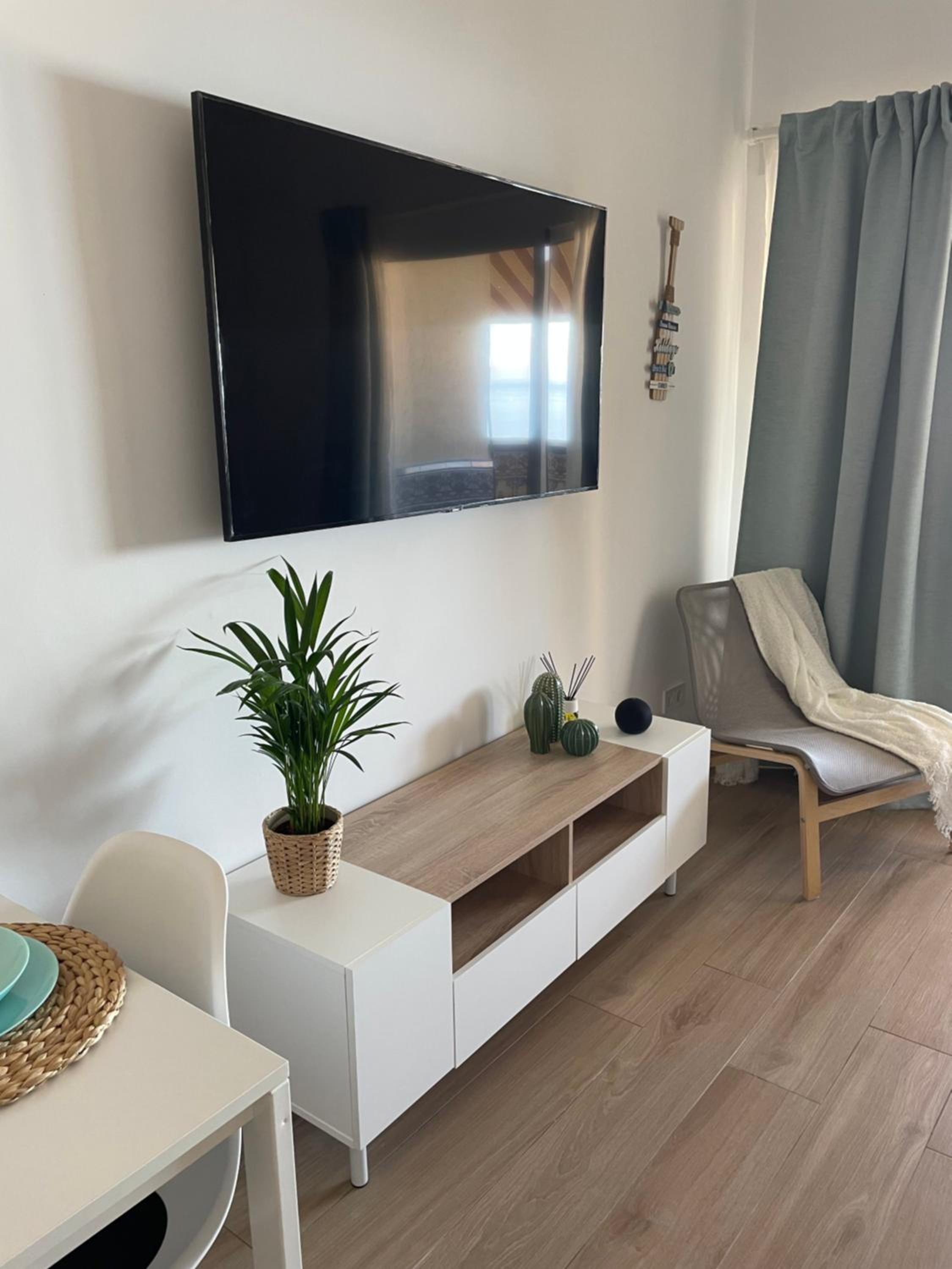 Benalbeach Smart Suite