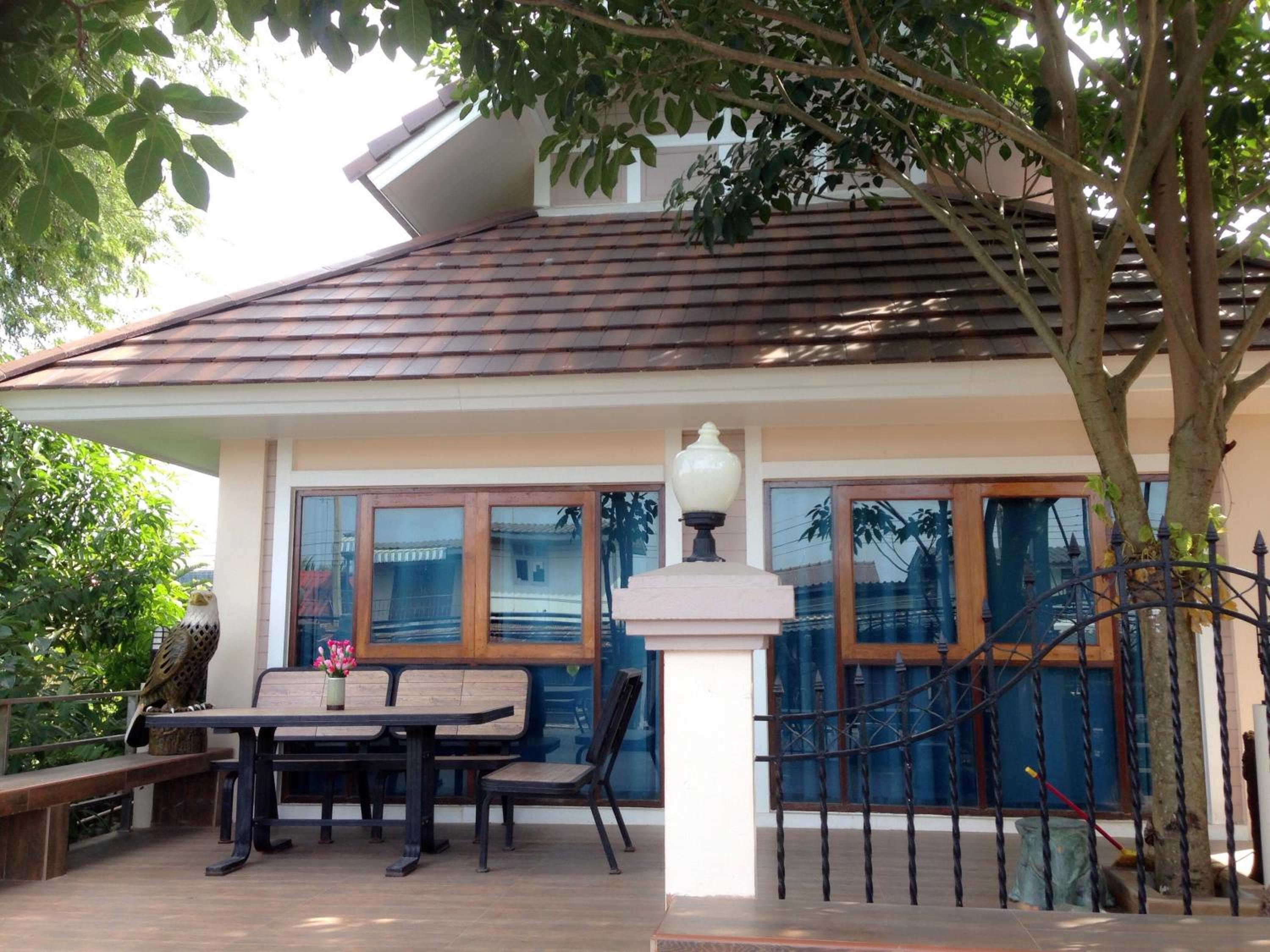 Damnoen Care Resort