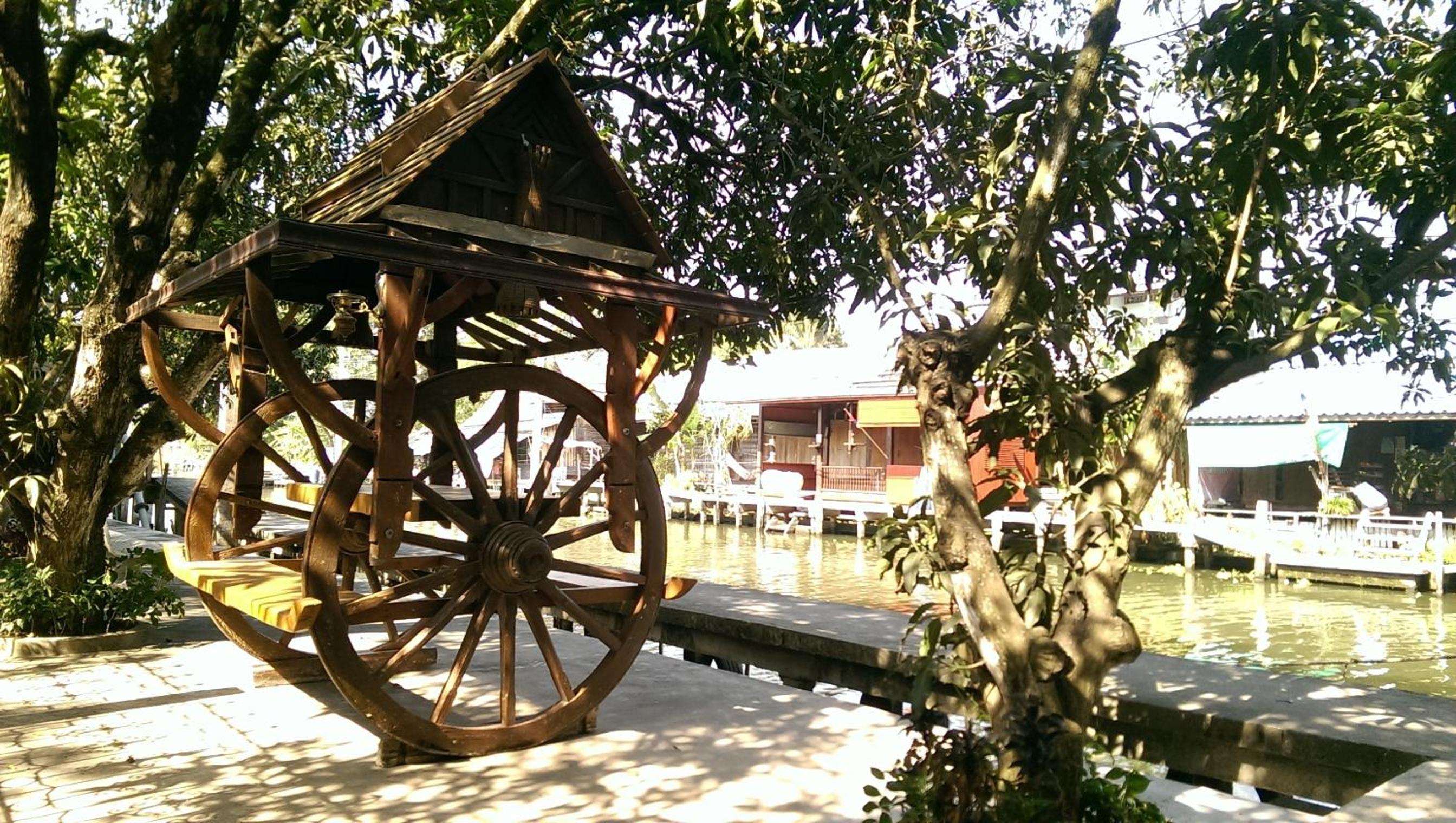 Damnoen Care Resort