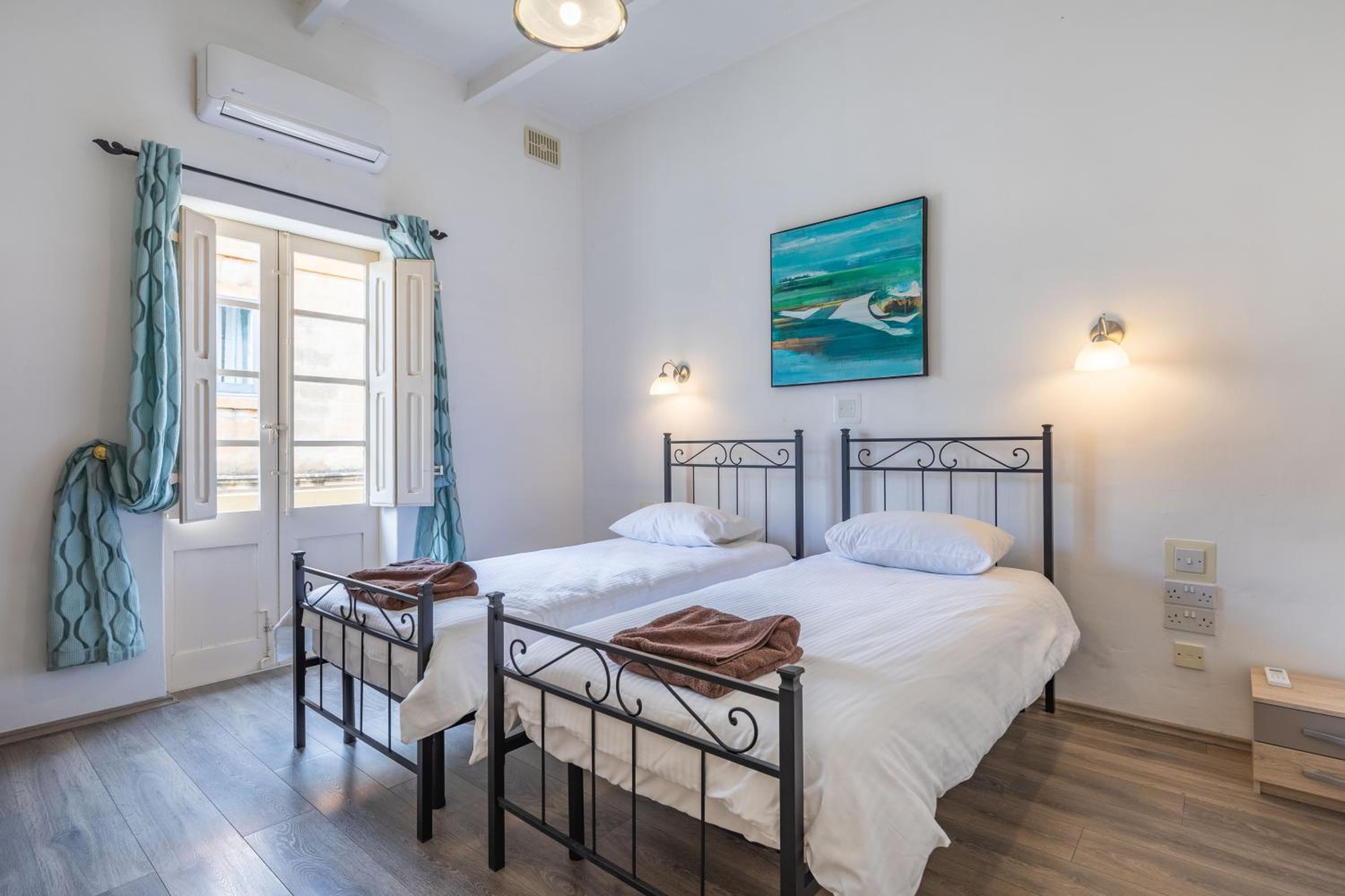 Duplex Apartment With Terrace & BBQ In Central Sliema view 5
