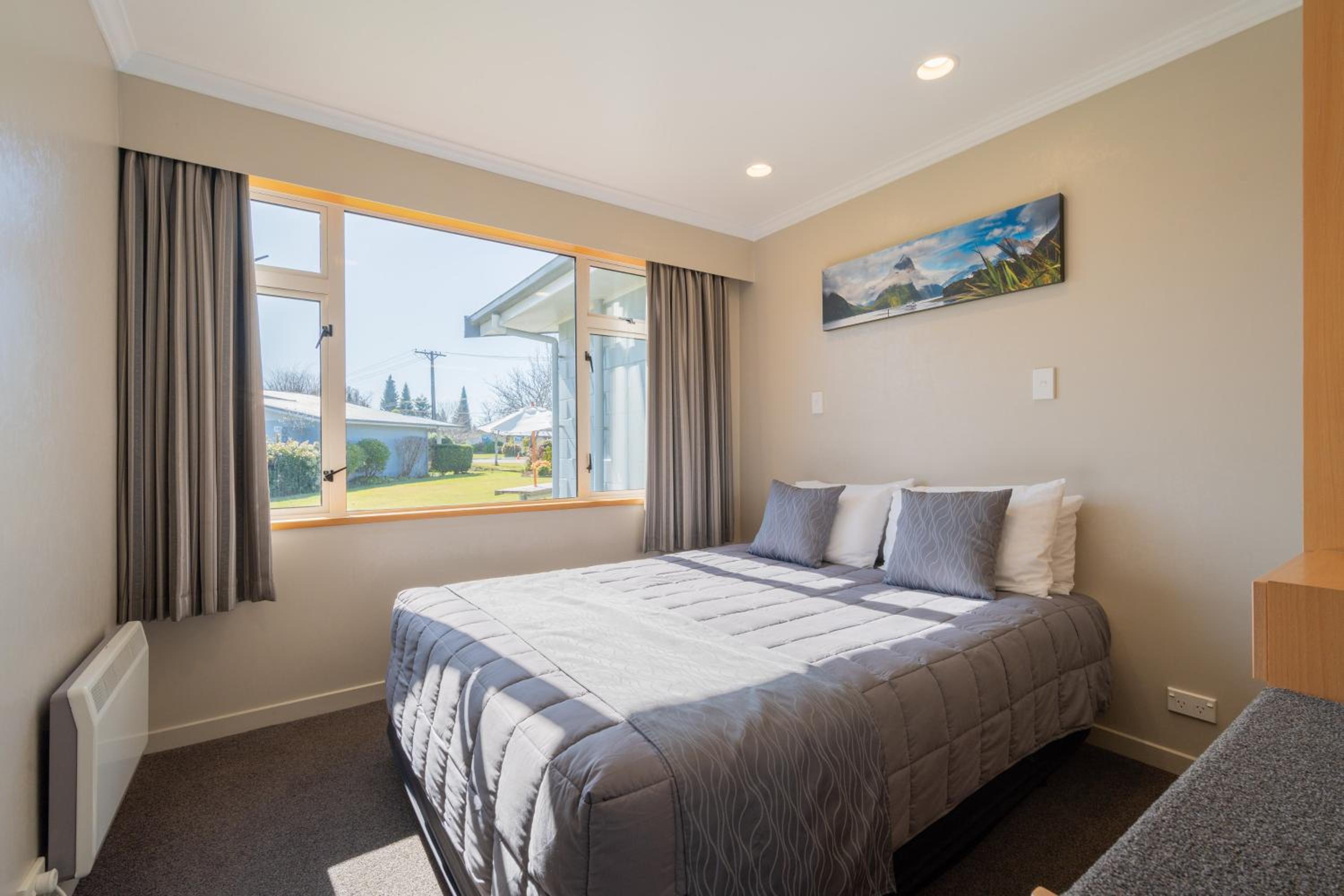 Te Anau Motel & Apartments view 4