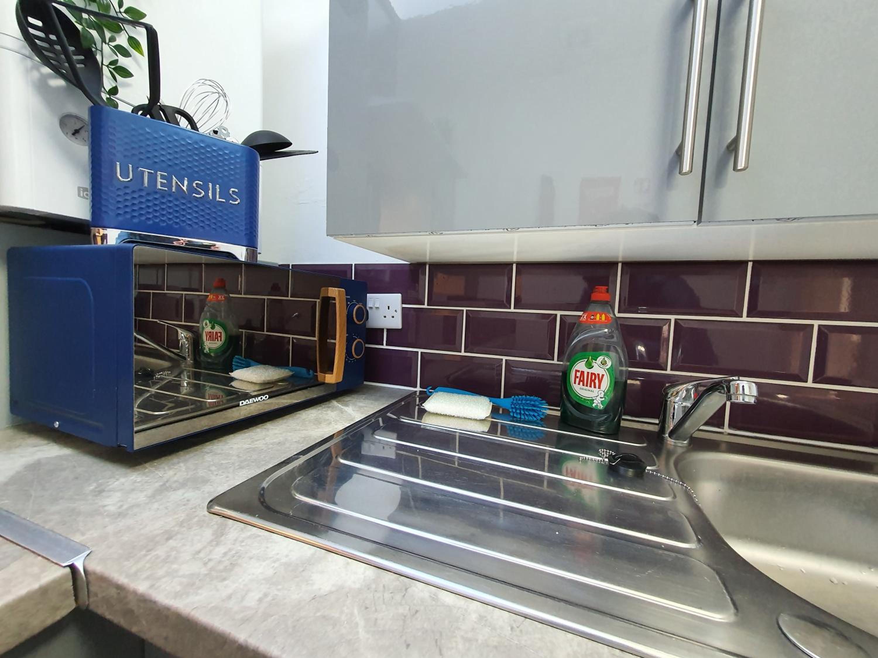 Thesiger Court Apartments - Free Private Parking - by Property Promise view 3