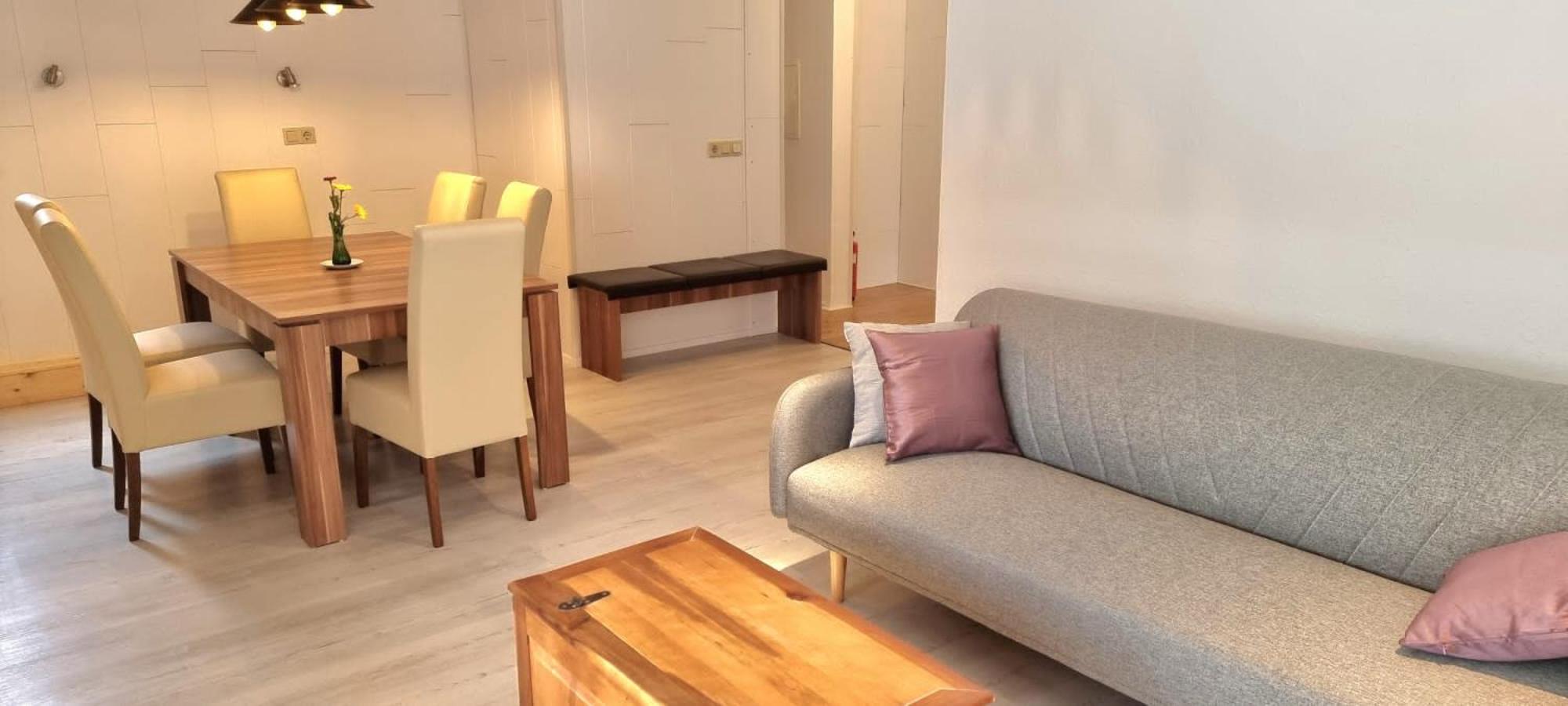 Blue Lagoon Holiday Apartments & Double Room with Balcony