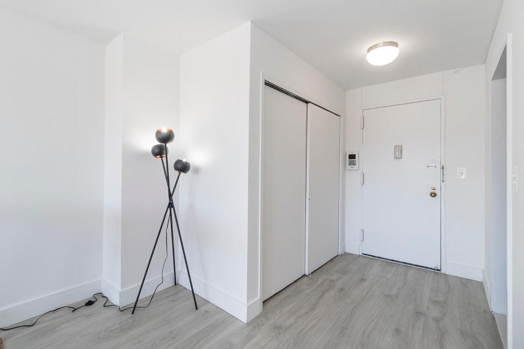 LUXURY DESIGNER GREENWICH VILLAGE 1BR HEAVEN!! BEAUTIFUL PANORAMIC CITY VIEWS!