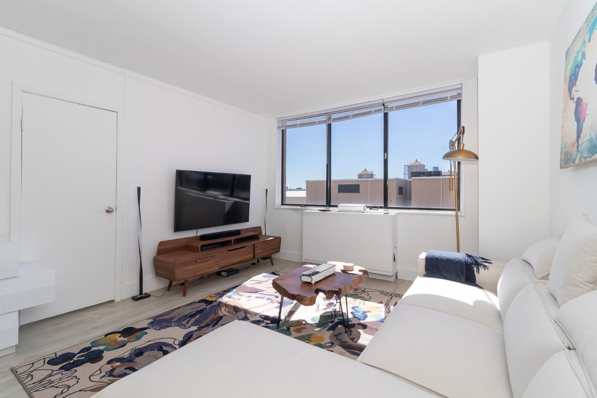 LUXURY DESIGNER GREENWICH VILLAGE 1BR HEAVEN!! BEAUTIFUL PANORAMIC CITY VIEWS!
