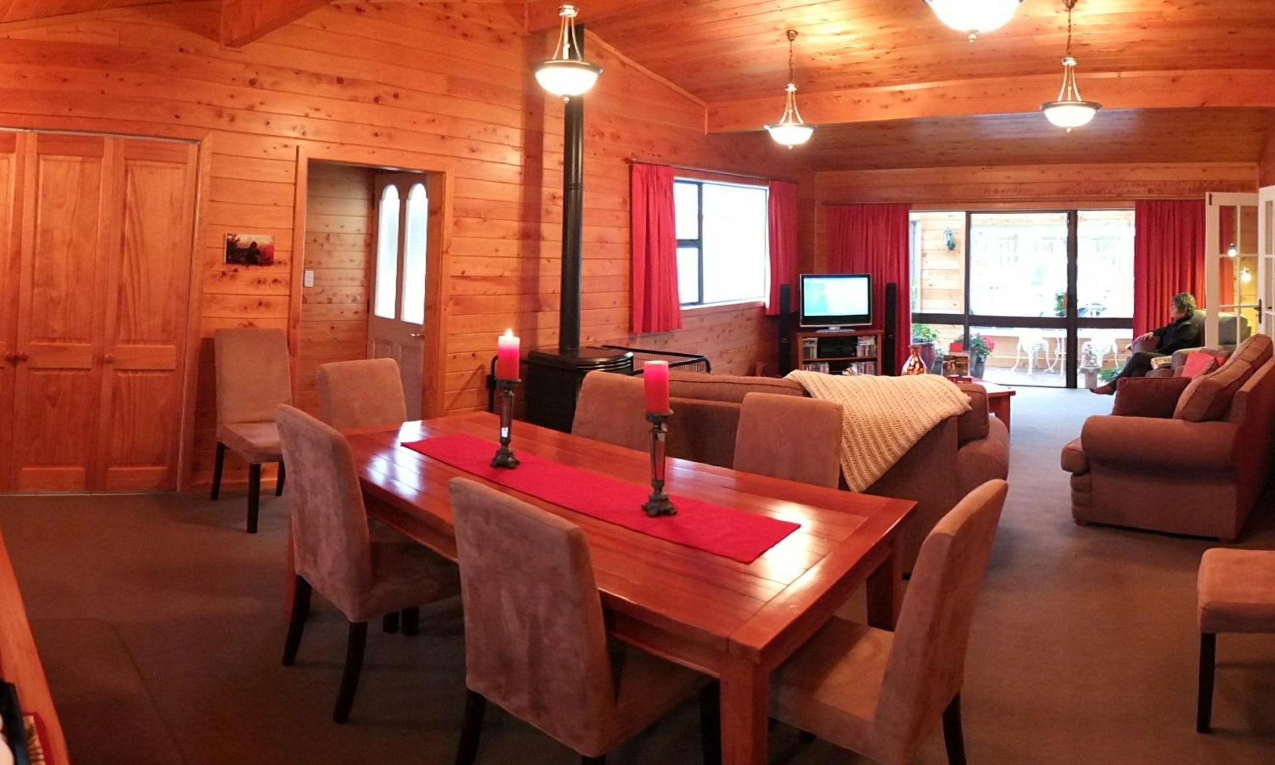 Ranfurly Cottage view 3