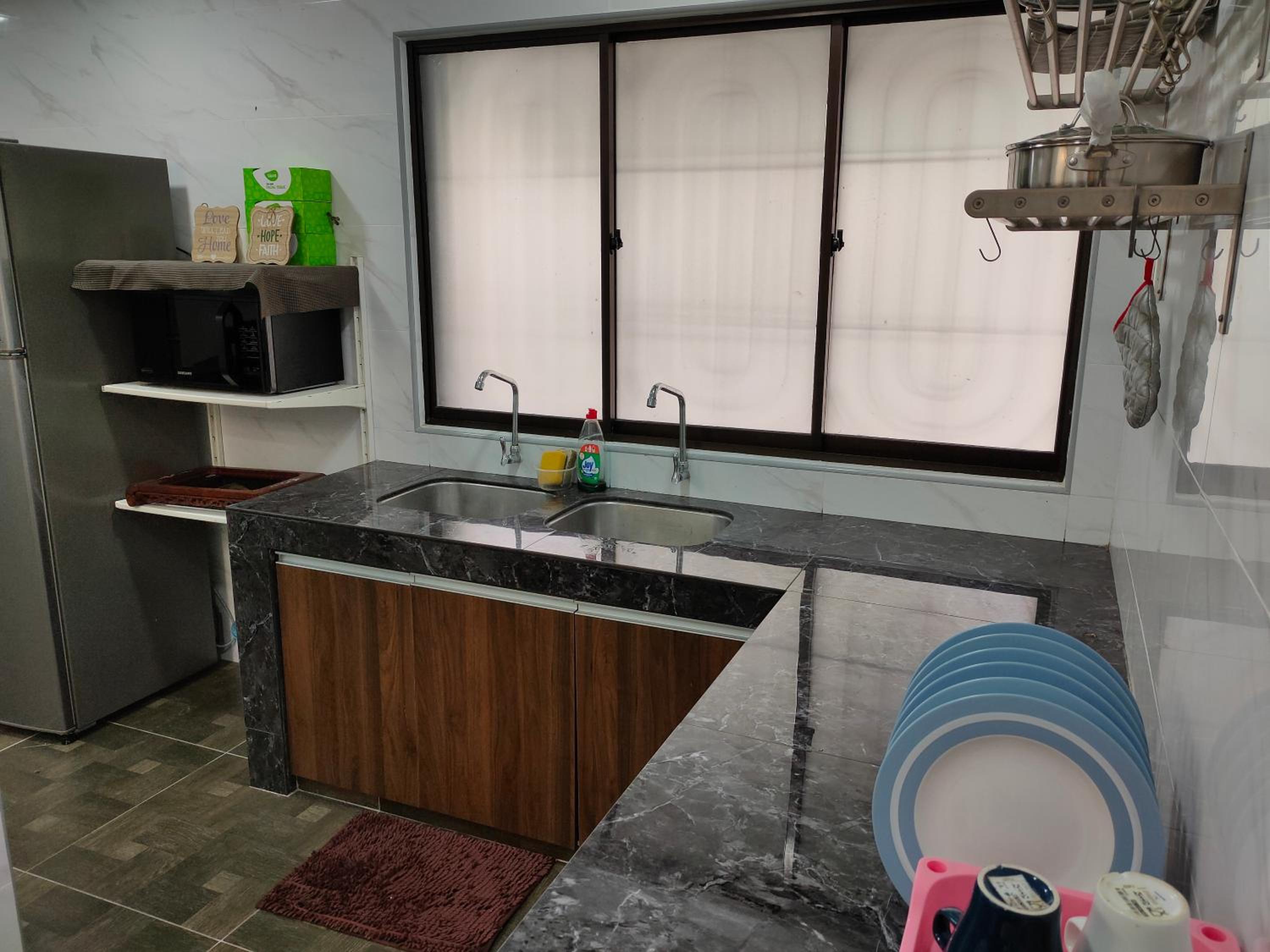 Three-Bedroom House at Tyara Homestay Sunway photo 8
