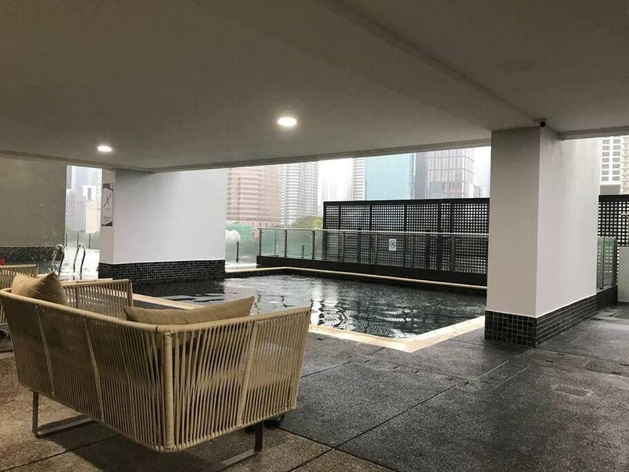 KLCC VIEW-3 BED LOVELY APARTMENTS IN KUALA LUMPUR