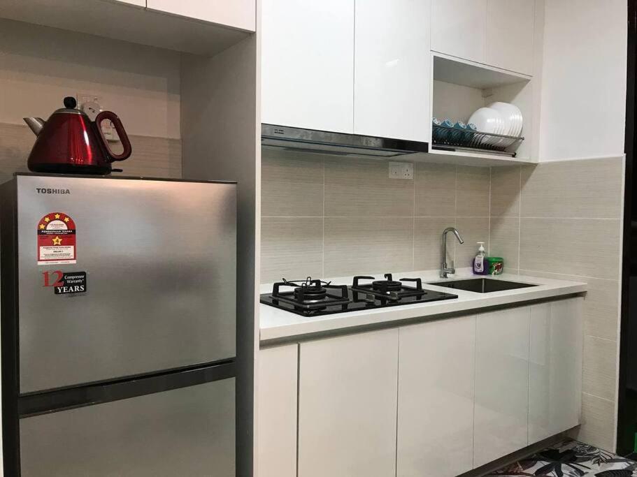 KLCC VIEW-3 BED LOVELY APARTMENTS IN KUALA LUMPUR