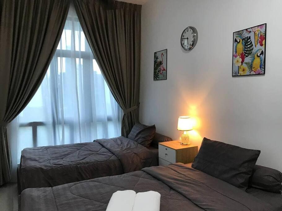 KLCC VIEW-3 BED LOVELY APARTMENTS IN KUALA LUMPUR