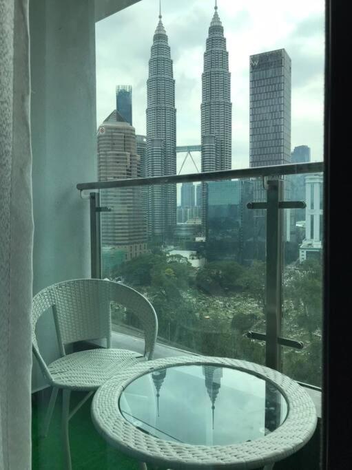 KLCC VIEW-3 BED LOVELY APARTMENTS IN KUALA LUMPUR