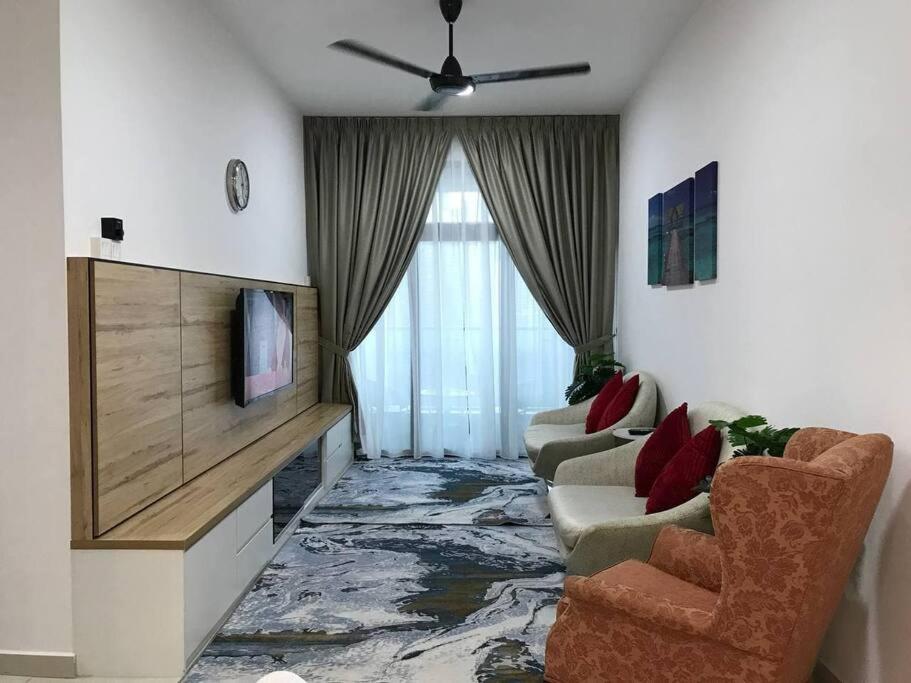 KLCC VIEW-3 BED LOVELY APARTMENTS IN KUALA LUMPUR