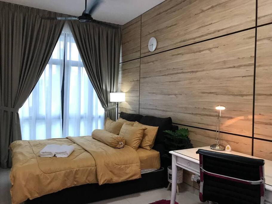 KLCC VIEW-3 BED LOVELY APARTMENTS IN KUALA LUMPUR