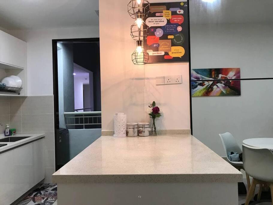 KLCC VIEW-3 BED LOVELY APARTMENTS IN KUALA LUMPUR